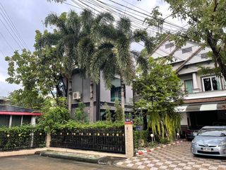 For sale 4 bedrooms house in Suan Luang, Bangkok