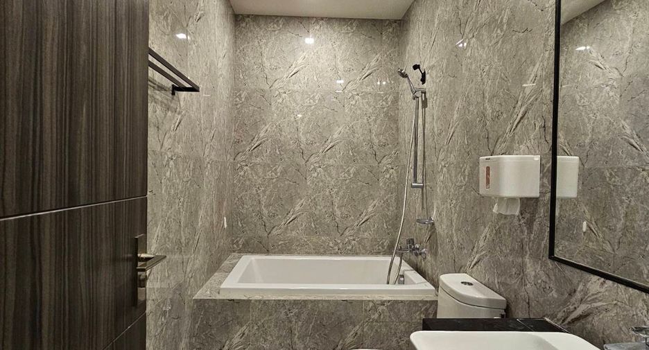 For rent and for sale 2 bedrooms condo in Khlong Toei, Bangkok