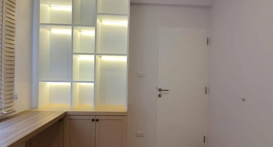 For rent 2 bedrooms townhouse in Prawet, Bangkok