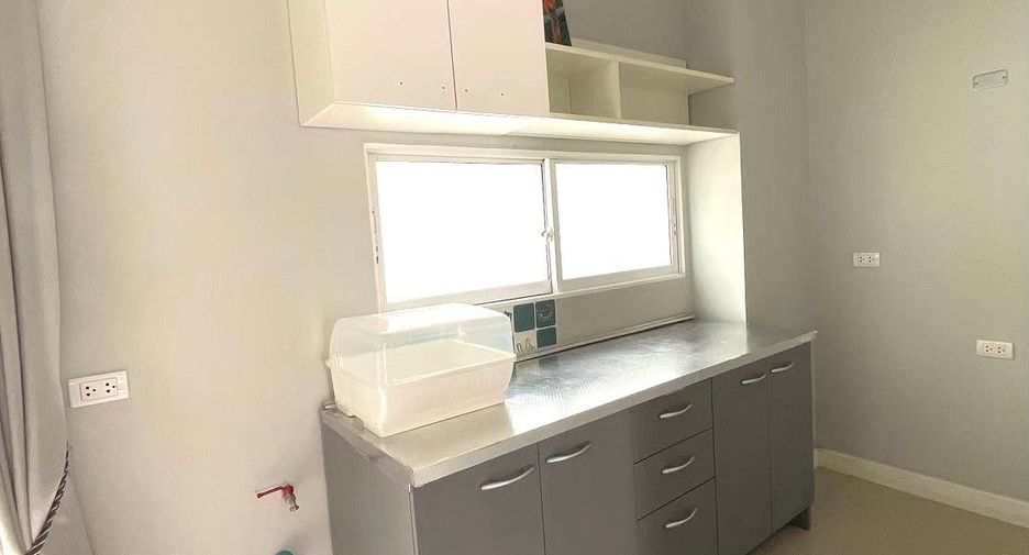 For sale 2 bedrooms townhouse in Bang Khae, Bangkok