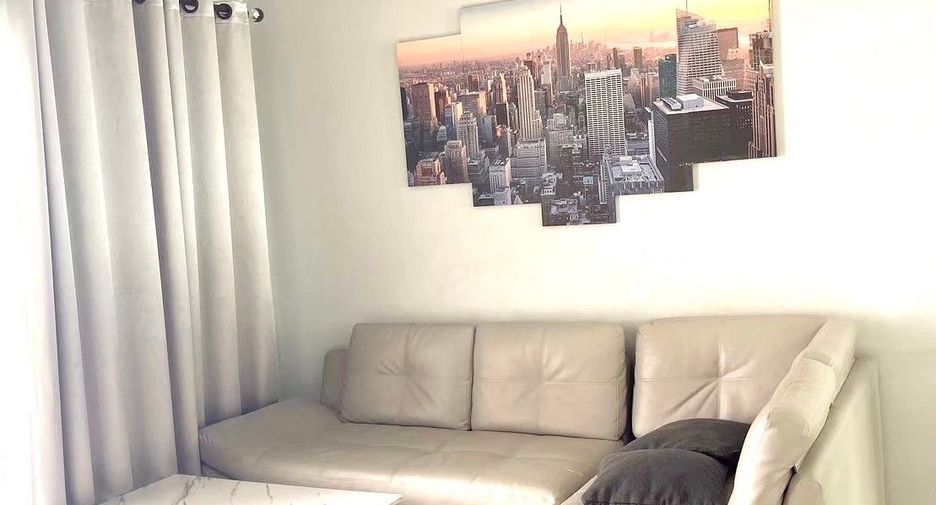 For sale 2 bedrooms townhouse in Bang Khae, Bangkok