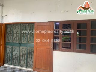 For sale 3 bedrooms townhouse in Huai Khwang, Bangkok