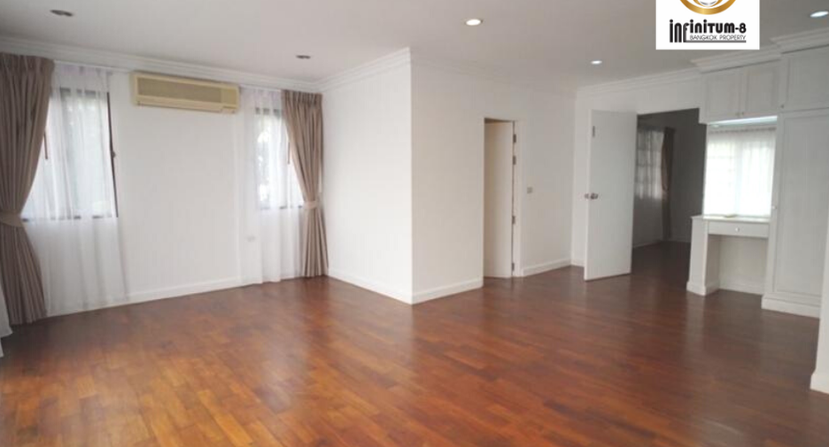For rent 5 bedrooms house in Mueang Samut Prakan, Samut Prakan