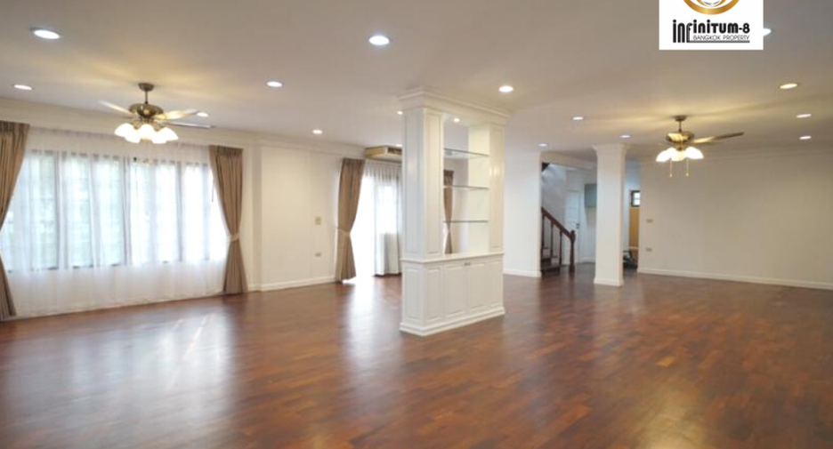 For rent 5 bedrooms house in Mueang Samut Prakan, Samut Prakan
