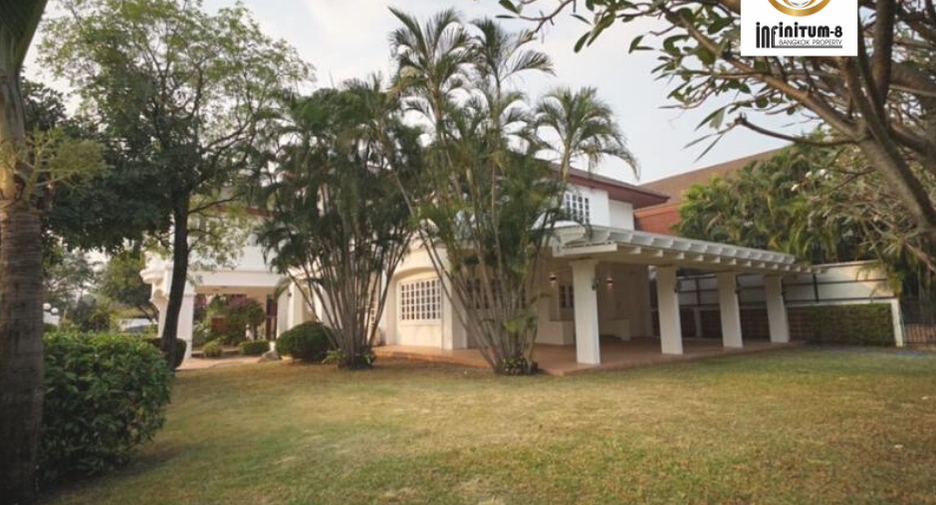 For rent 5 bedrooms house in Mueang Samut Prakan, Samut Prakan