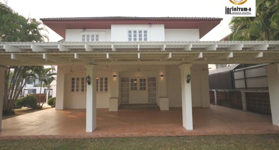 For rent 5 bedrooms house in Mueang Samut Prakan, Samut Prakan