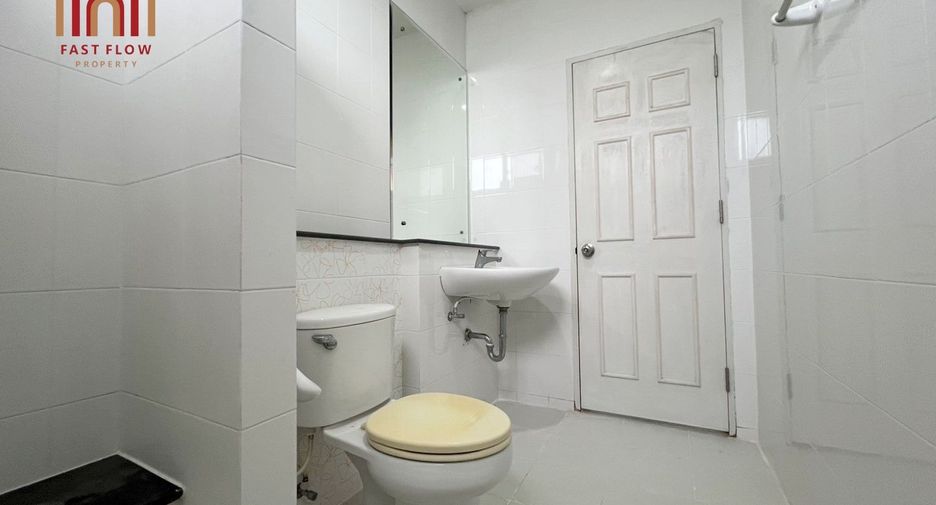 Casa adosada en venta de 3 habitaciones en Prawet, Bangkok