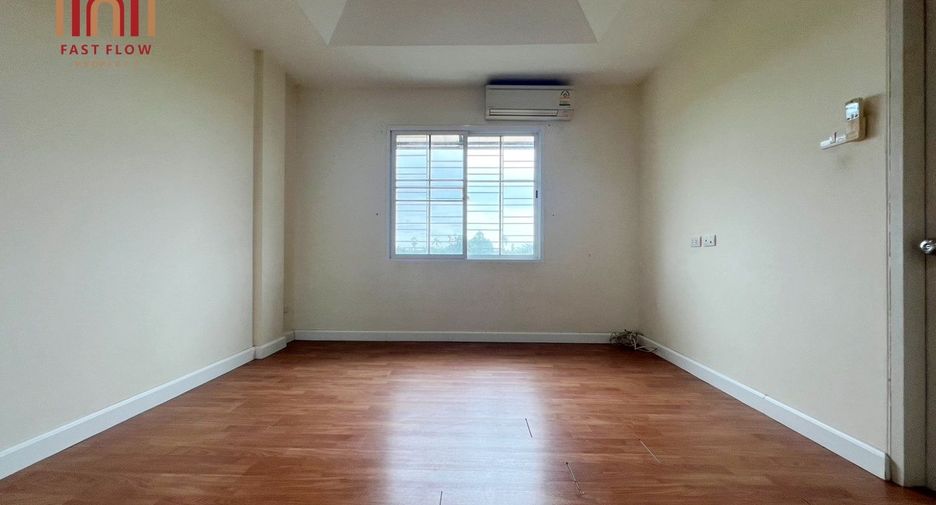 Casa adosada en venta de 3 habitaciones en Prawet, Bangkok