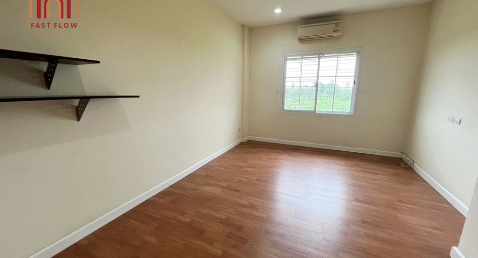 Casa adosada en venta de 3 habitaciones en Prawet, Bangkok