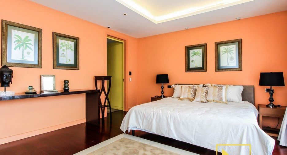 For rent 3 bed condo in Phaya Thai, Bangkok