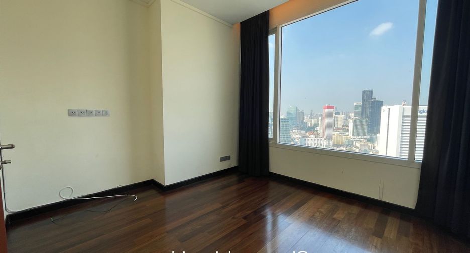 For rent and for sale 3 bedrooms condo in Sathon, Bangkok