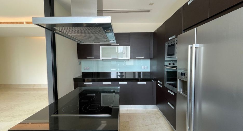 For rent and for sale 3 bedrooms condo in Sathon, Bangkok