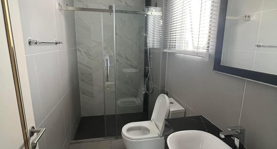 For sale 5 bedrooms house in Khan Na Yao, Bangkok