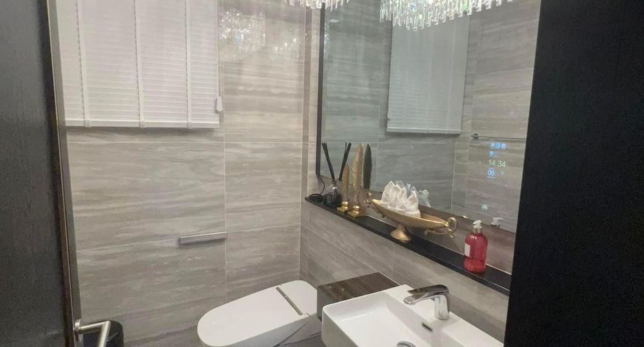For sale 5 bedrooms house in Khan Na Yao, Bangkok