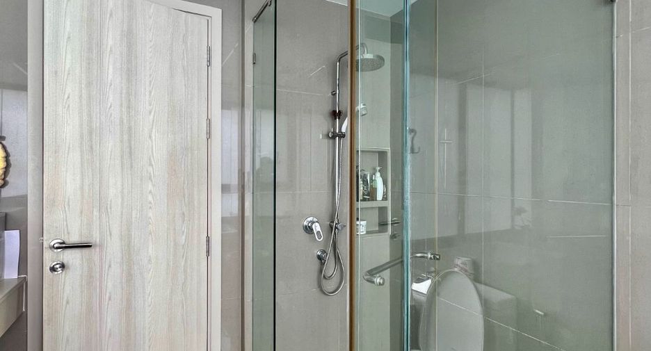 For sale 2 bed condo in Khlong Toei, Bangkok