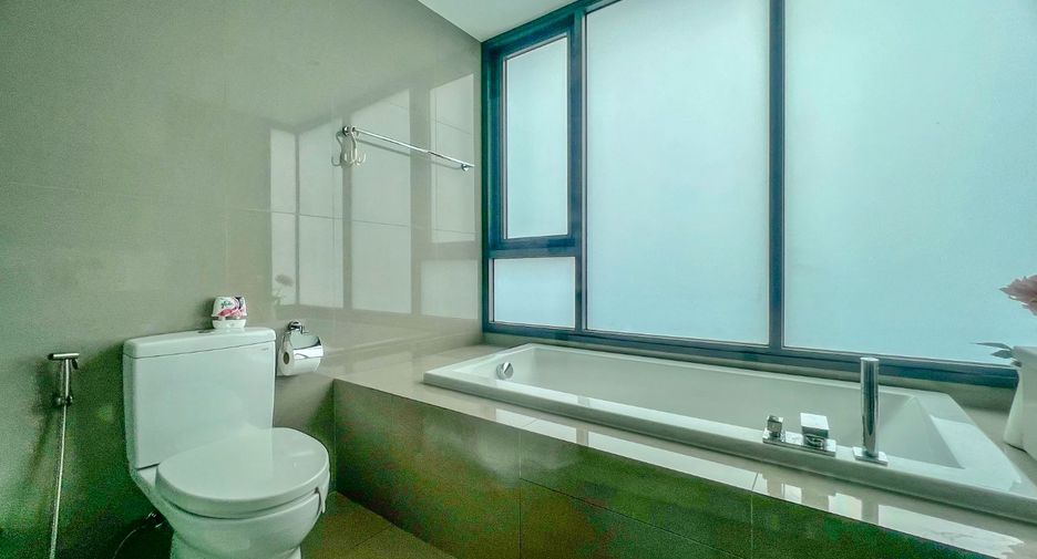 For sale 2 bed condo in Khlong Toei, Bangkok
