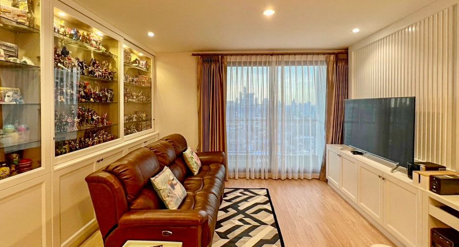 For sale 2 bed condo in Khlong Toei, Bangkok