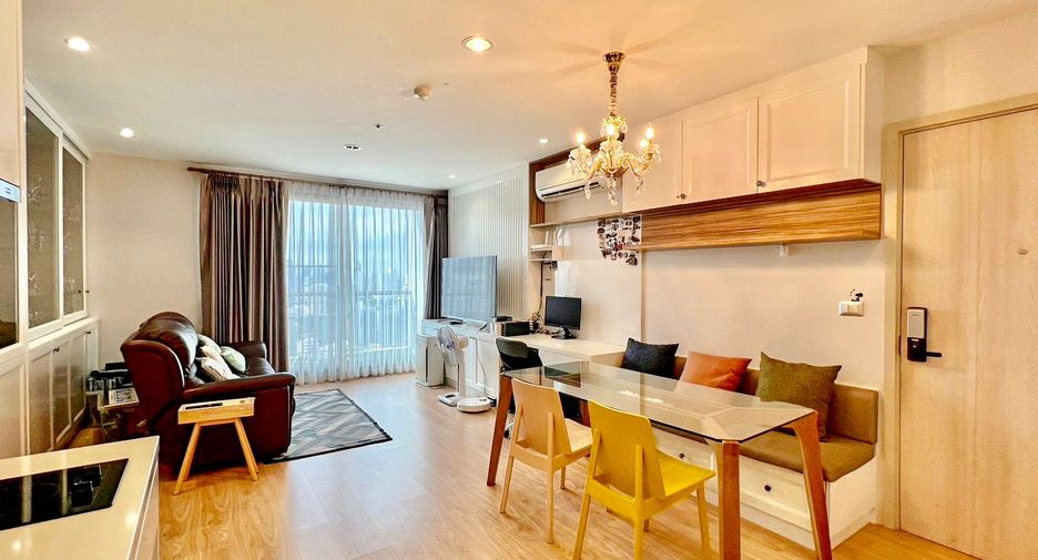 For sale 2 bed condo in Khlong Toei, Bangkok