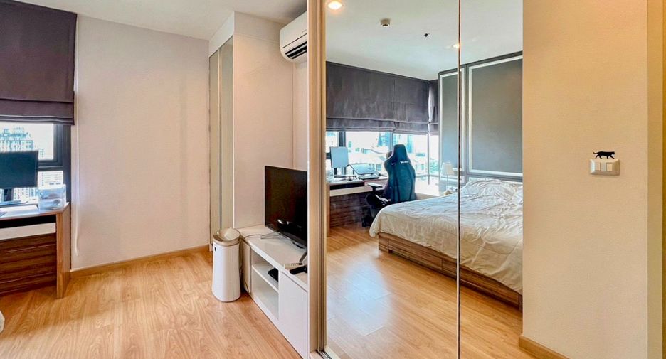 For sale 2 bed condo in Khlong Toei, Bangkok