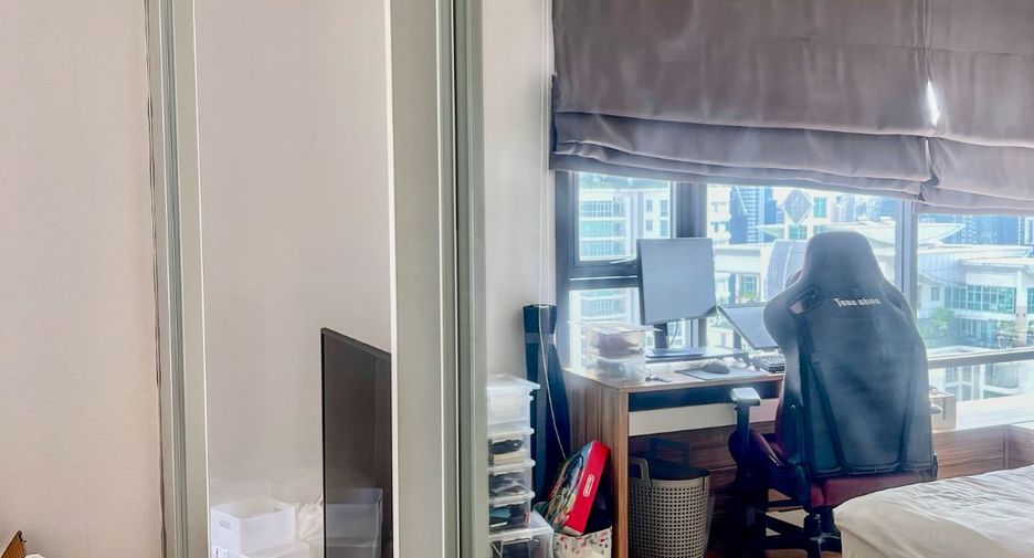 For sale 2 bed condo in Khlong Toei, Bangkok