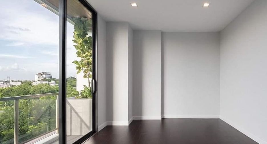 For sale 4 bedrooms villa in Don Mueang, Bangkok