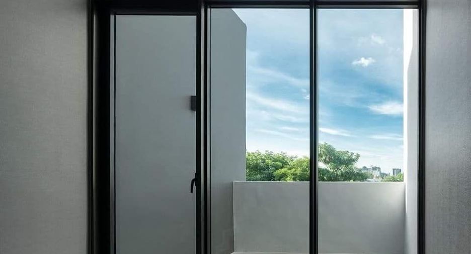 For sale 4 bedrooms villa in Don Mueang, Bangkok