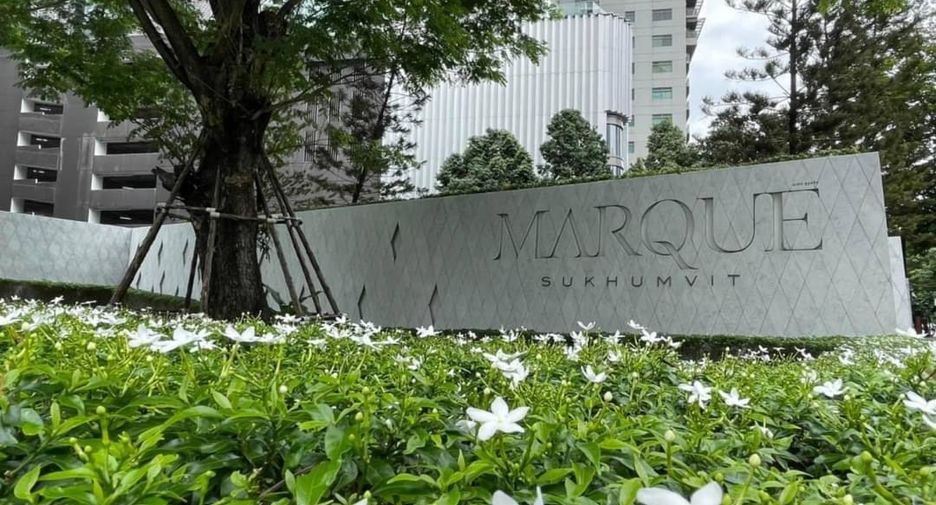 For sale 3 bedrooms condo in Khlong Toei, Bangkok