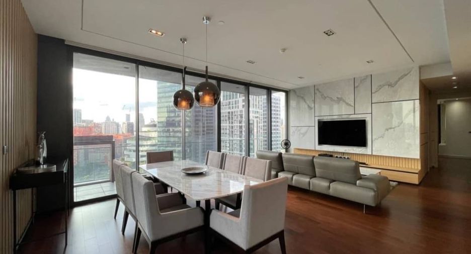 For sale 3 bedrooms condo in Khlong Toei, Bangkok