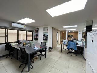 For rent そして for sale 5 Beds house in Watthana, Bangkok