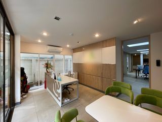 For rent そして for sale 5 Beds house in Watthana, Bangkok