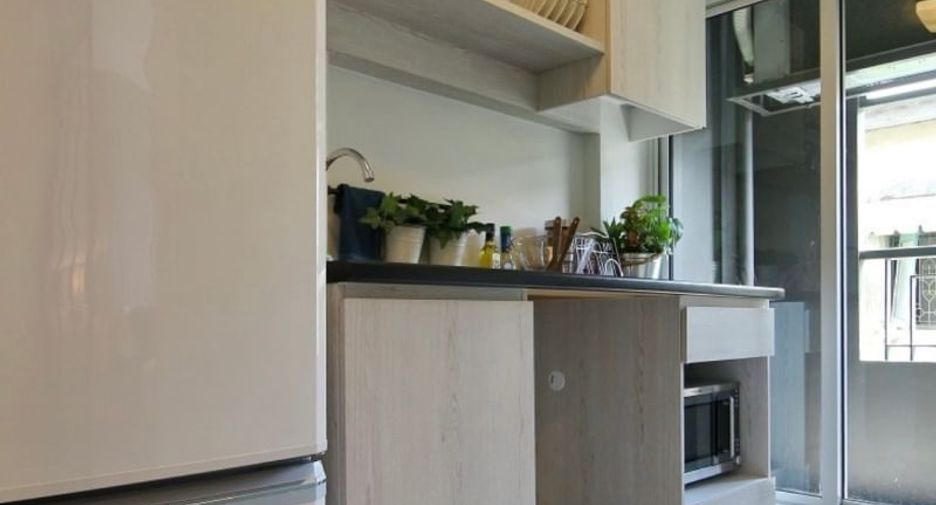 For sale studio condo in Thon Buri, Bangkok