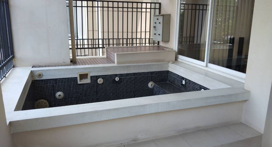 Wohnung zur Miete mit 3 Zimmer in Watthana, Bangkok