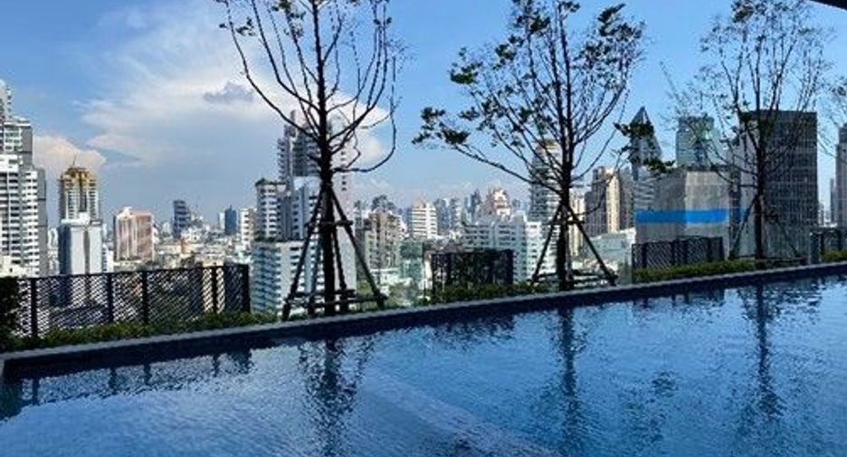 For rent 3 bedrooms condo in Watthana, Bangkok