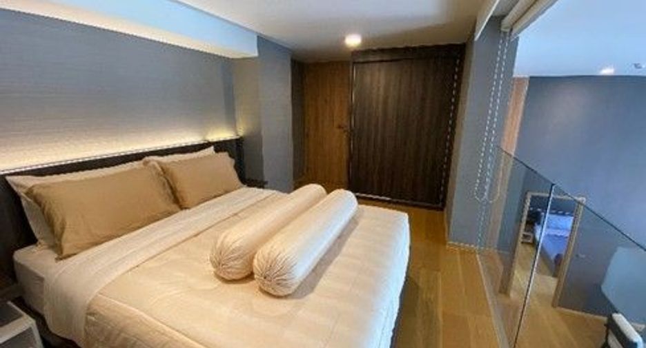 For rent 3 bedrooms condo in Watthana, Bangkok
