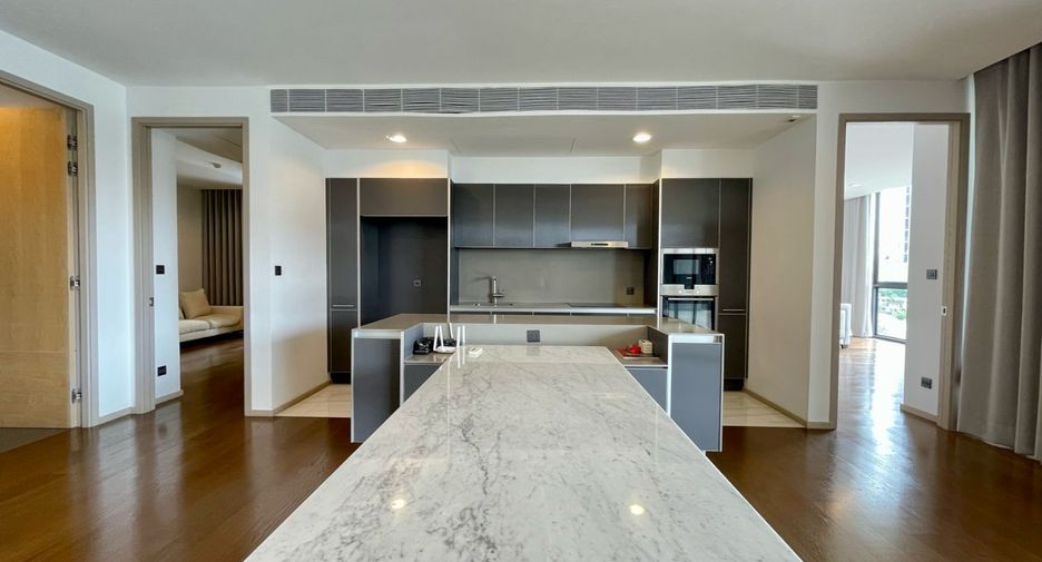 For rent 3 bedrooms condo in Sathon, Bangkok