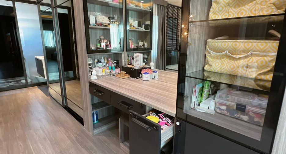 For rent and for sale 3 bedrooms townhouse in Lat Phrao, Bangkok