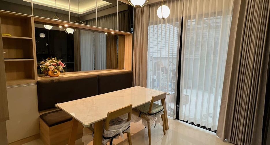 For rent and for sale 3 bedrooms townhouse in Lat Phrao, Bangkok