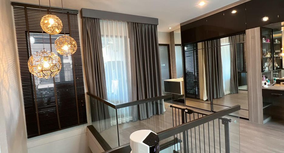 For rent and for sale 3 bedrooms townhouse in Lat Phrao, Bangkok