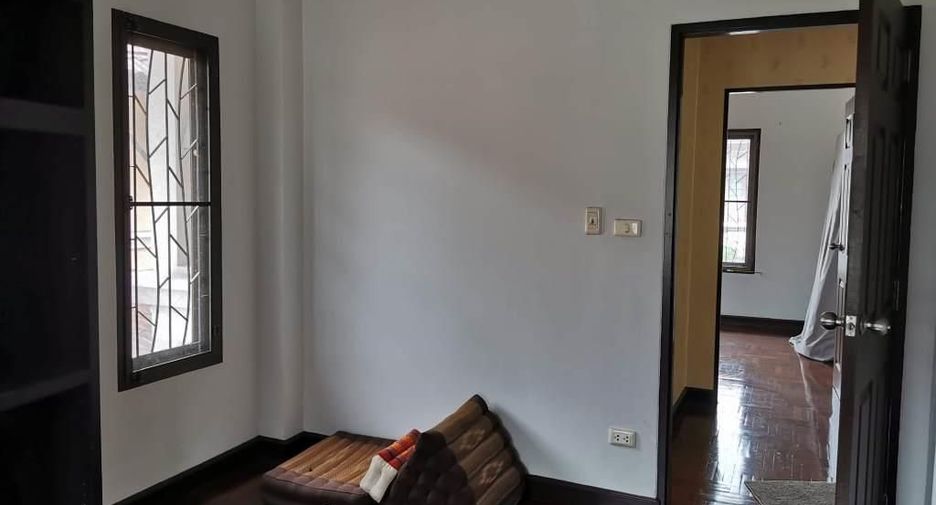 For rent and for sale 3 bedrooms house in Bang Khae, Bangkok