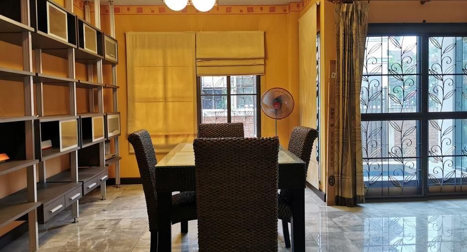 For rent and for sale 3 bedrooms house in Bang Khae, Bangkok