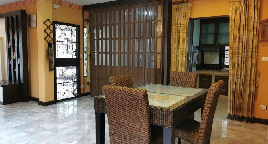 For rent and for sale 3 bedrooms house in Bang Khae, Bangkok