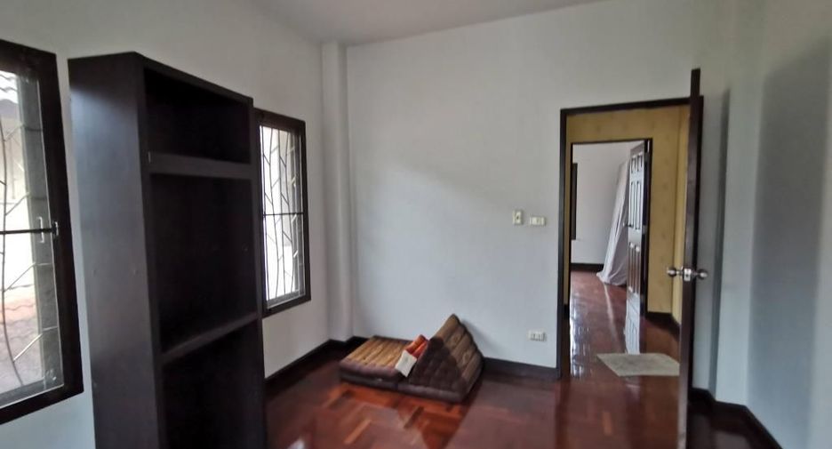 For rent and for sale 3 bedrooms house in Bang Khae, Bangkok