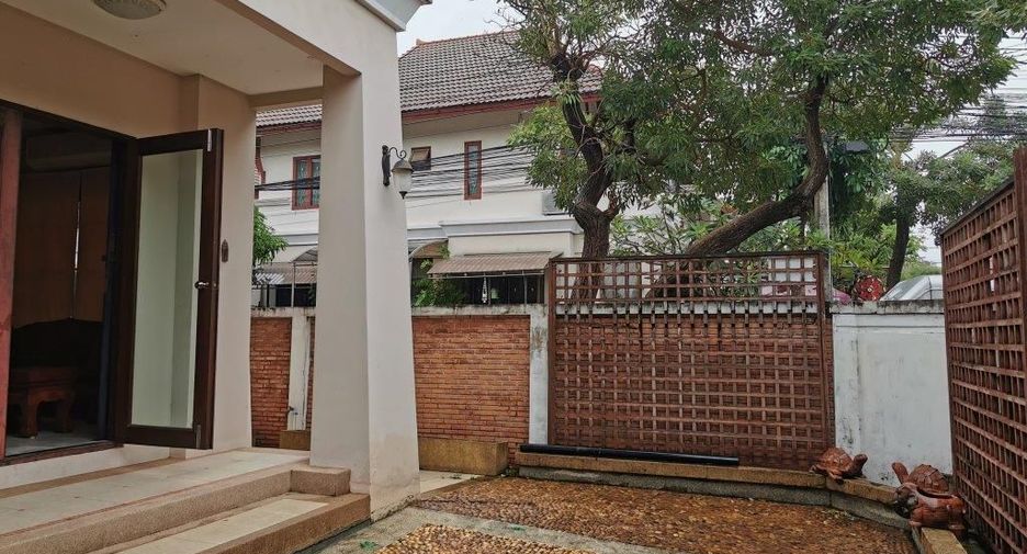 For rent and for sale 3 bedrooms house in Bang Khae, Bangkok