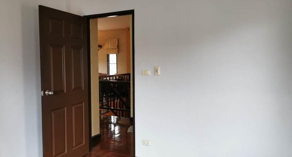 For rent and for sale 3 bedrooms house in Bang Khae, Bangkok