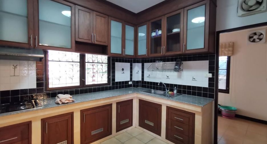 For rent and for sale 3 bedrooms house in Bang Khae, Bangkok