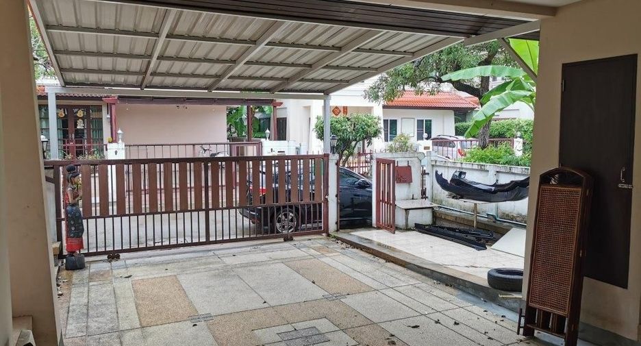 For rent and for sale 3 bedrooms house in Bang Khae, Bangkok