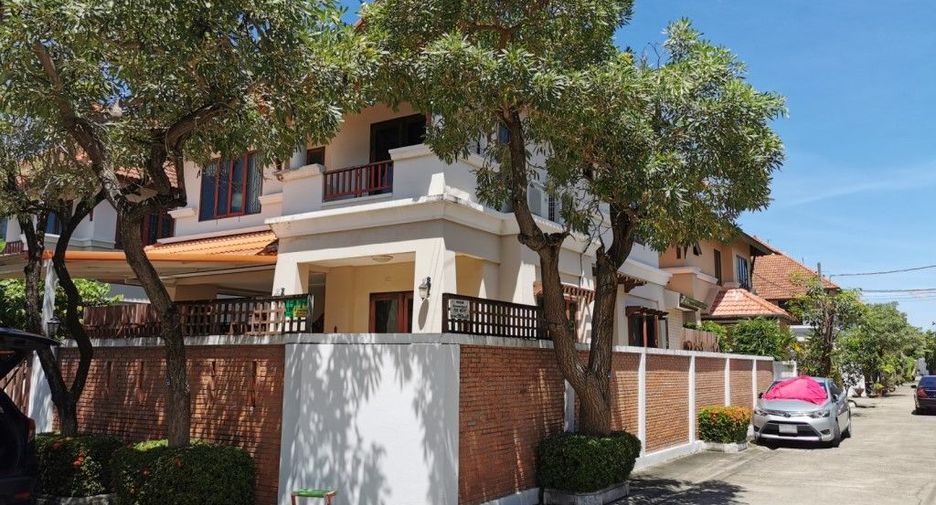 For rent and for sale 3 bedrooms house in Bang Khae, Bangkok