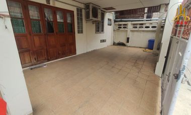 For sale 4 bedrooms house in Din Daeng, Bangkok