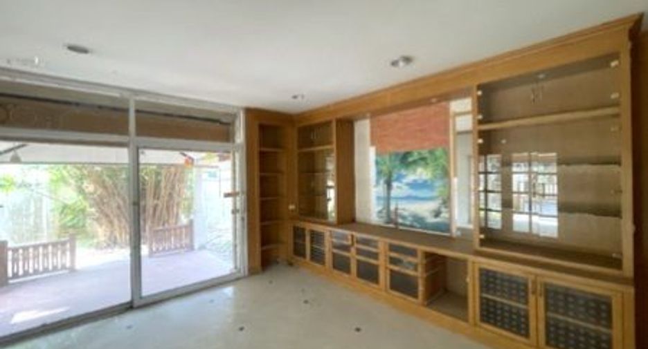Haus zum Kauf mit 4 Zimmer in Nong Khaem, Bangkok