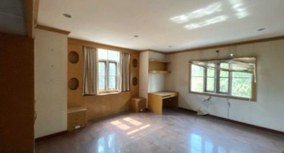 Haus zum Kauf mit 4 Zimmer in Nong Khaem, Bangkok
